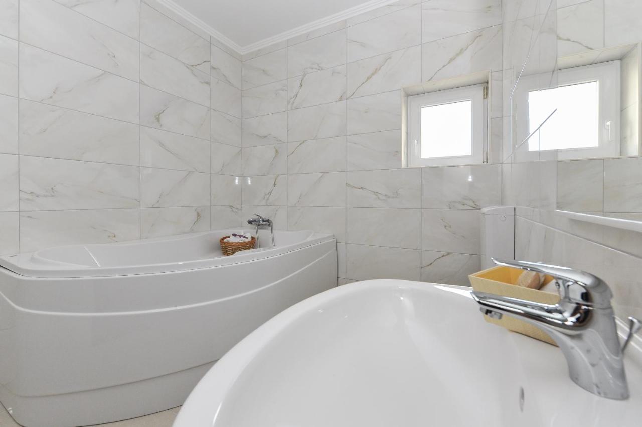 Apartmani Peric 1 Meka Draga Obrovac Exterior foto