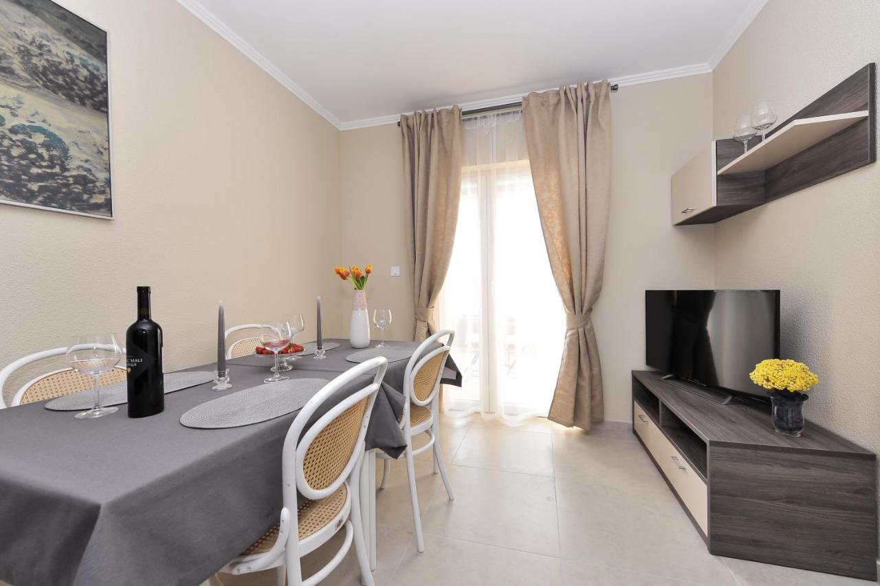 Apartmani Peric 1 Meka Draga Obrovac Exterior foto